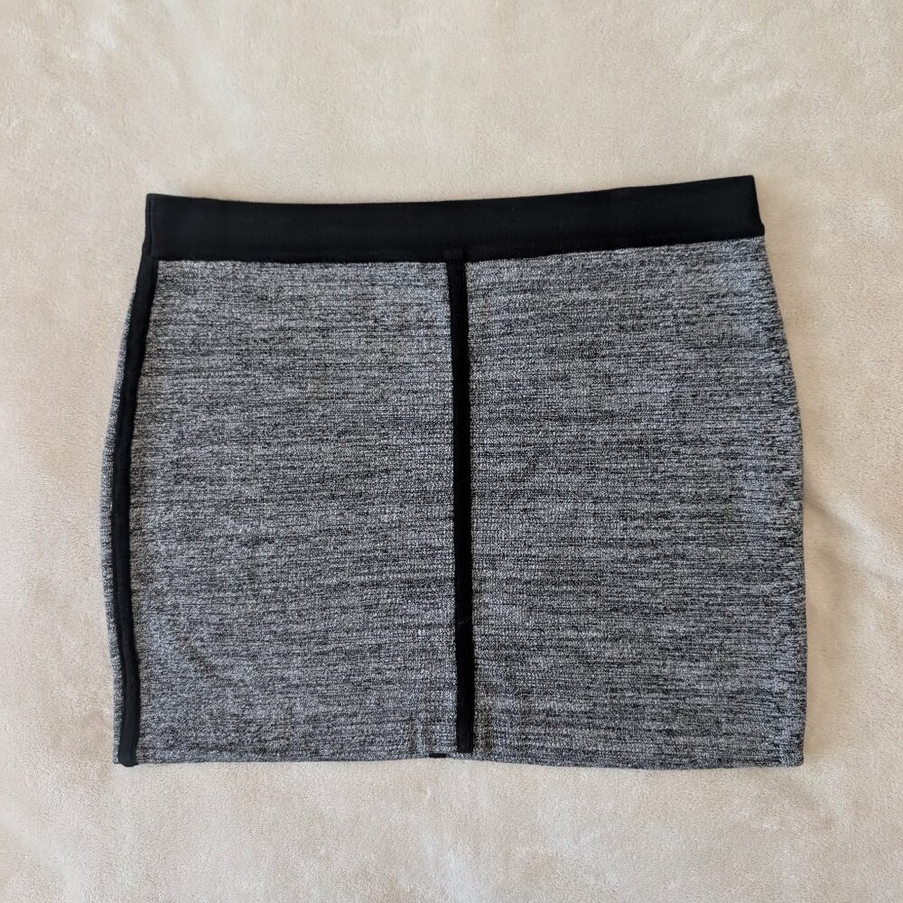 3/$30 Heavy knit Heather gray mini skirt